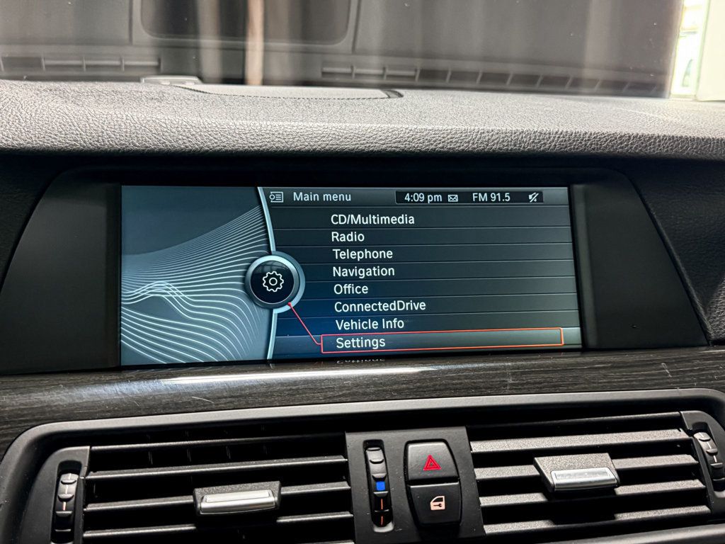 2012 BMW 5 Series 528i xDrive - 23095541 - 12