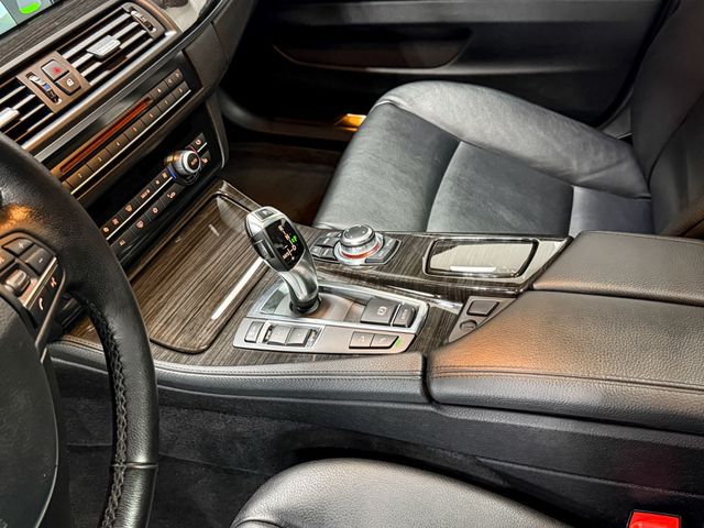 2012 BMW 5 Series 528i xDrive - 23095541 - 25
