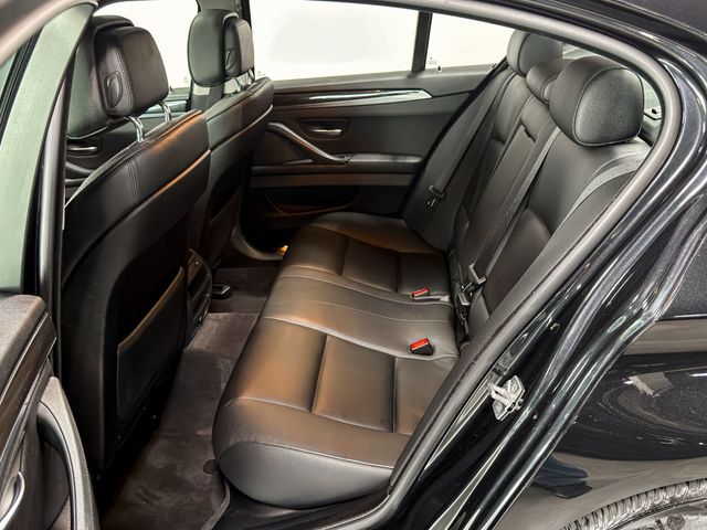 2012 BMW 5 Series 528i xDrive - 23095541 - 26