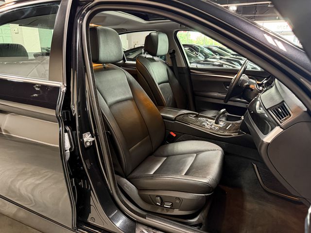 2012 BMW 5 Series 528i xDrive - 23095541 - 38