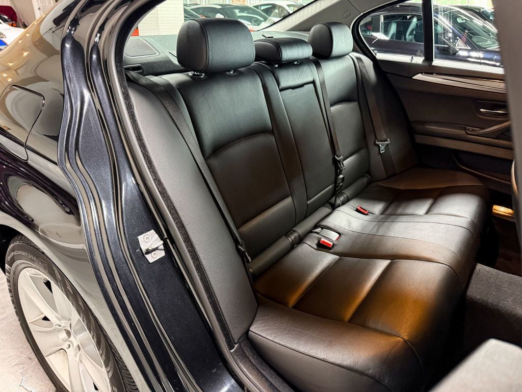 2012 BMW 5 Series 528i xDrive - 23095541 - 41