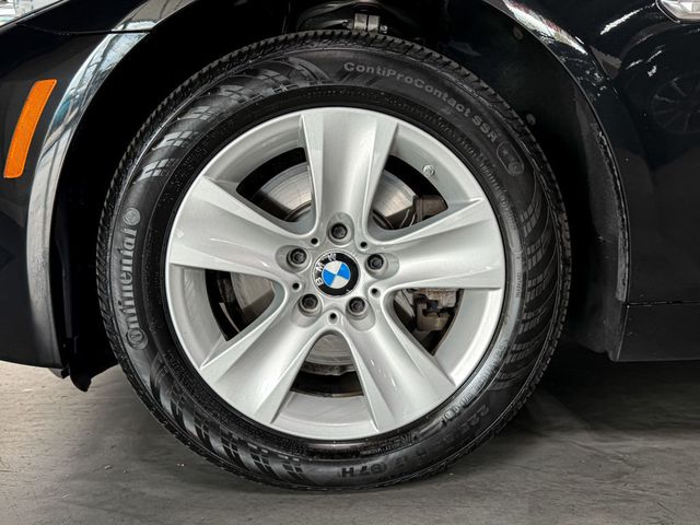2012 BMW 5 Series 528i xDrive - 23095541 - 43