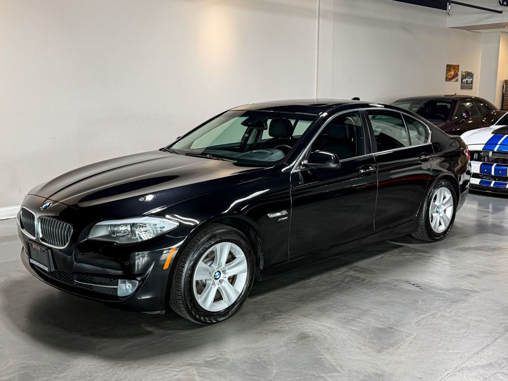 2012 BMW 5 Series 528i xDrive - 23095541 - 4