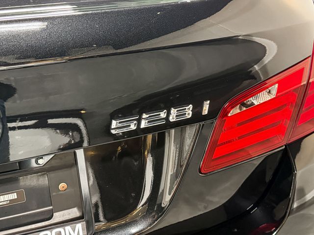 2012 BMW 5 Series 528i xDrive - 23095541 - 53