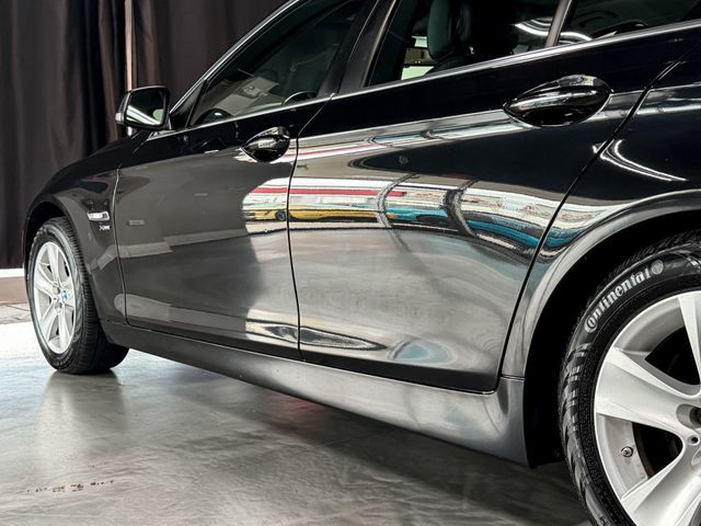 2012 BMW 5 Series 528i xDrive - 23095541 - 61