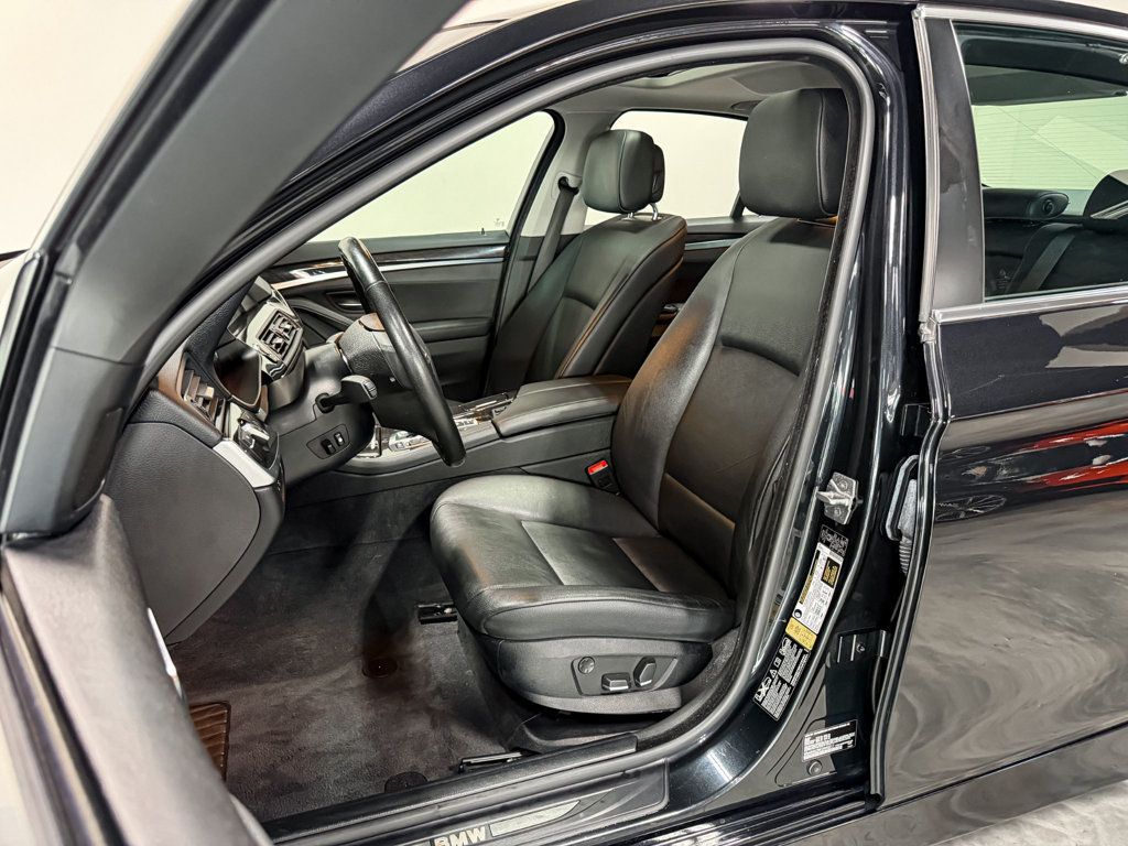 2012 BMW 5 Series 528i xDrive - 23095541 - 7