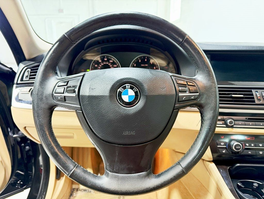 2012 BMW 5 Series 528i xDrive - 22901480 - 10