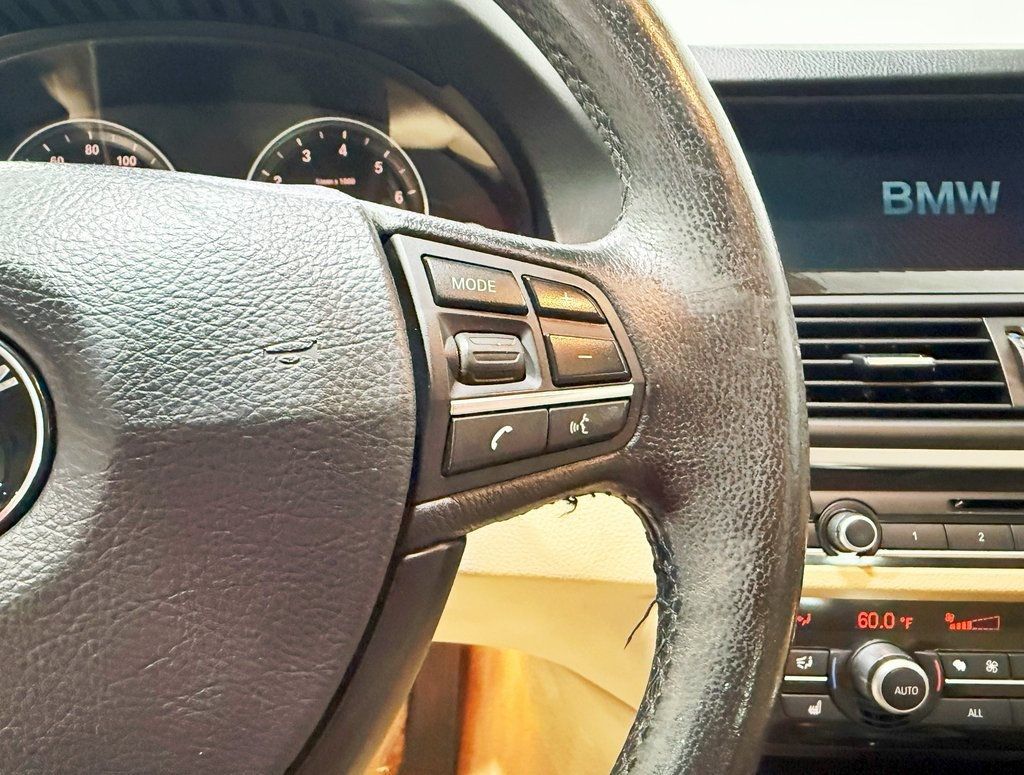 2012 BMW 5 Series 528i xDrive - 22901480 - 11