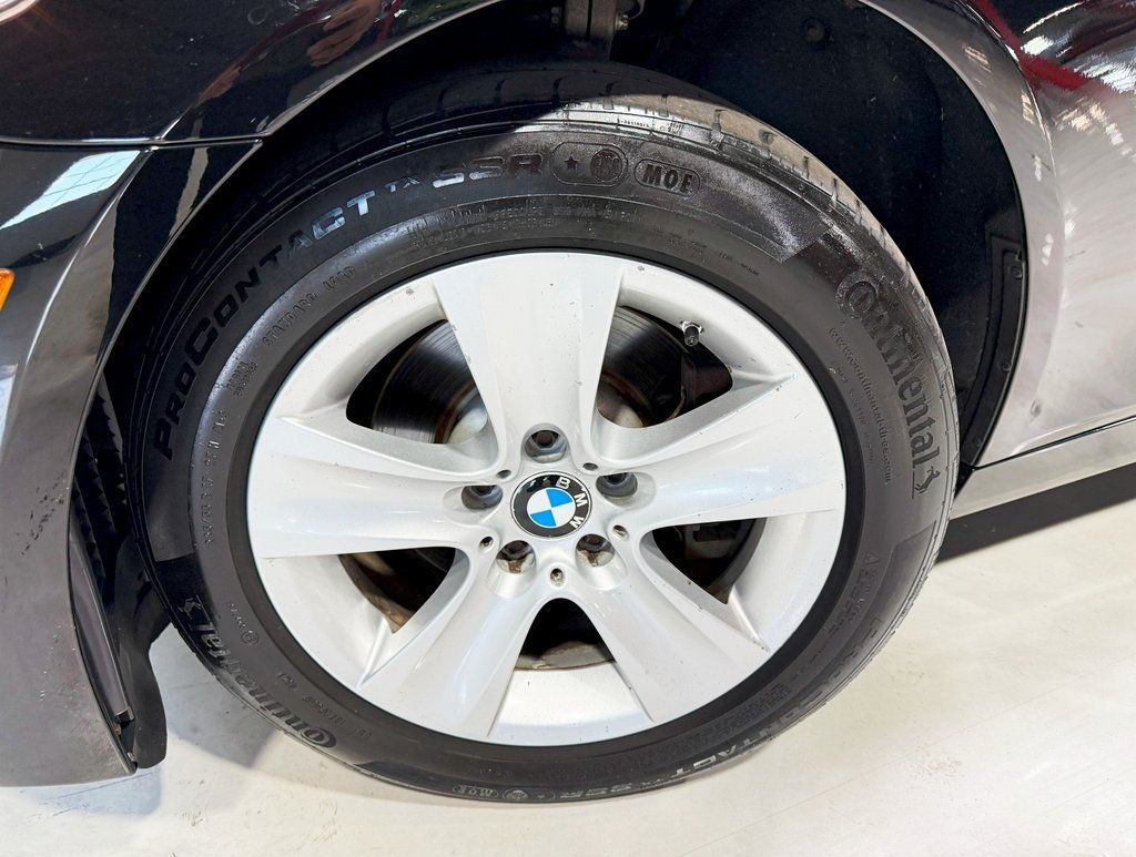 2012 BMW 5 Series 528i xDrive - 22901480 - 1