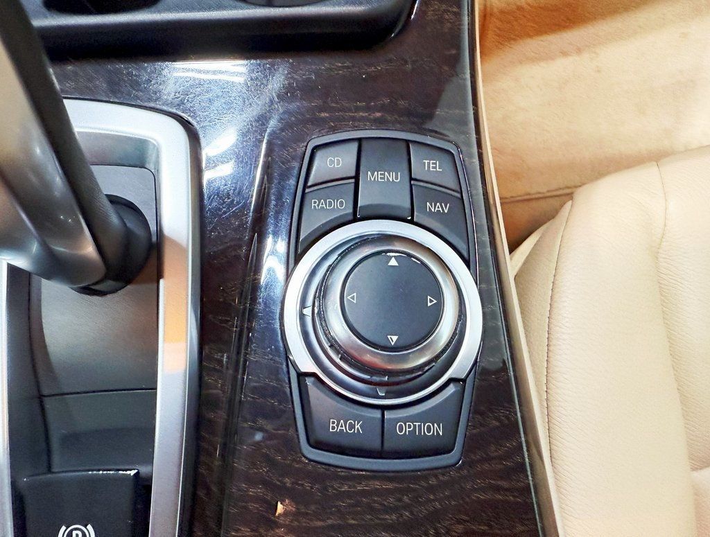 2012 BMW 5 Series 528i xDrive - 22901480 - 19