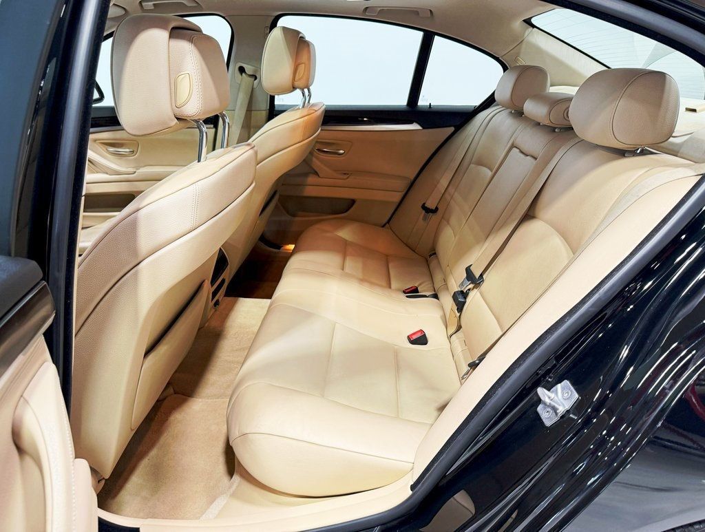 2012 BMW 5 Series 528i xDrive - 22901480 - 30