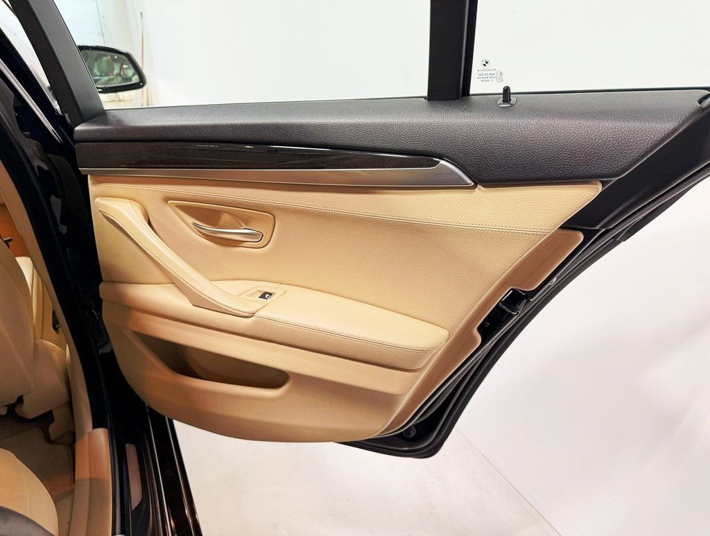 2012 BMW 5 Series 528i xDrive - 22901480 - 38