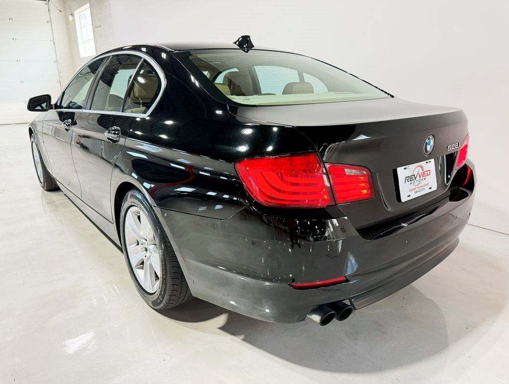 2012 BMW 5 Series 528i xDrive - 22901480 - 4