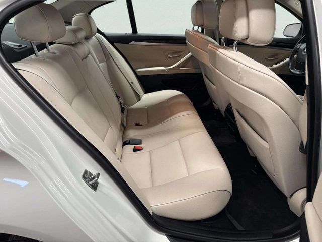 2012 BMW 5 Series 528i xDrive - 23048942 - 19