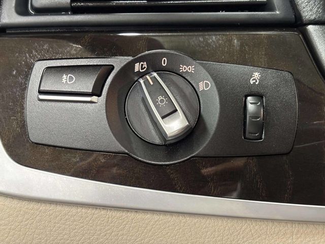 2012 BMW 5 Series 528i xDrive - 23048942 - 31