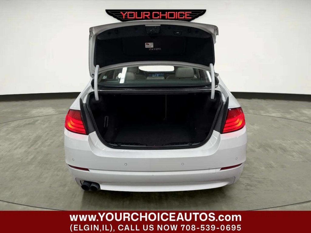 2012 BMW 5 Series 528i xDrive - 23048942 - 4
