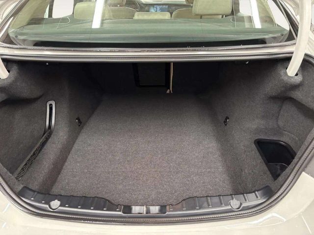 2012 BMW 5 Series 528i xDrive - 23048942 - 5
