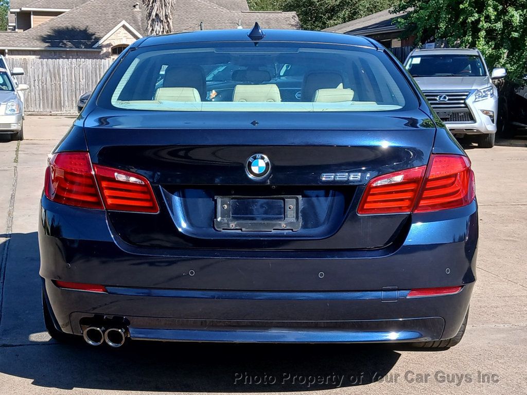 2012 BMW 5 Series 528i xDrive - 22605770 - 9