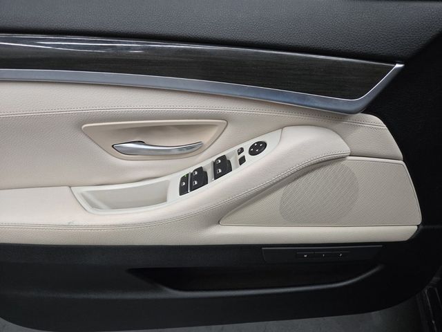 2012 BMW 5 Series 535i - 22918986 - 14