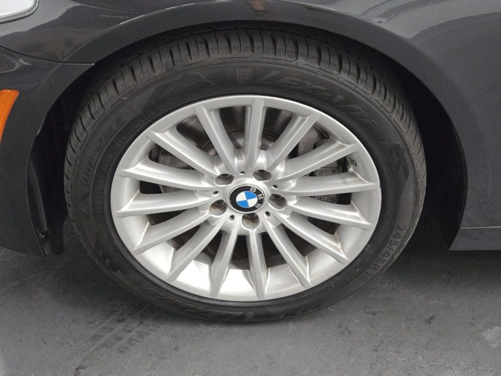 2012 BMW 5 Series 535i - 22918986 - 5