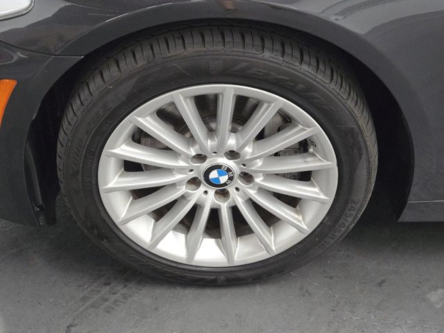 2012 BMW 5 Series 535i - 22918986 - 5