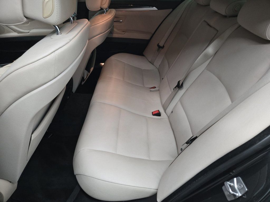2012 BMW 5 Series 535i - 22918986 - 8