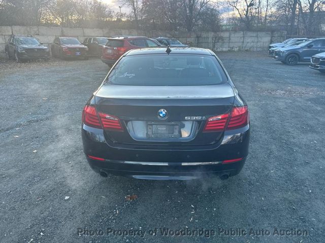 2012 BMW 5 Series 535i xDrive - 22945439 - 3