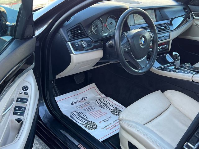2012 BMW 5 Series 550i - 23036055 - 9