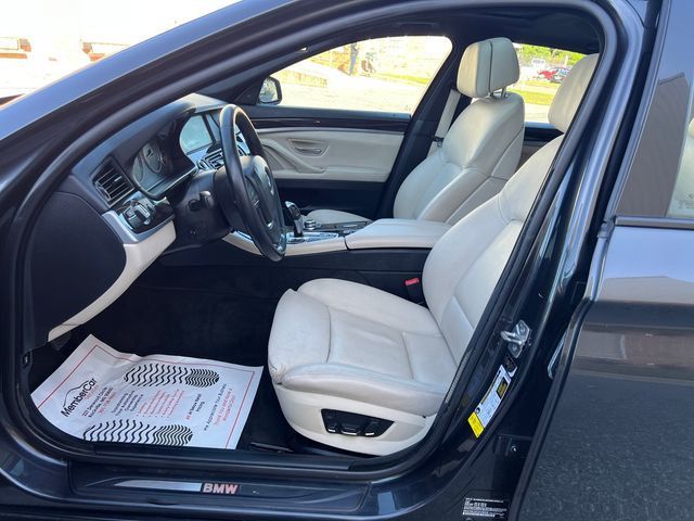 2012 BMW 5 Series 550i - 23036055 - 10