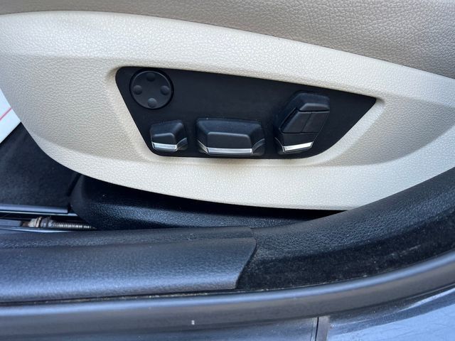 2012 BMW 5 Series 550i - 23036055 - 11