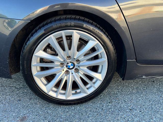 2012 BMW 5 Series 550i - 23036055 - 17