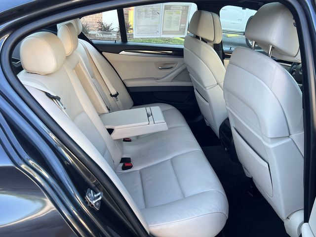 2012 BMW 5 Series 550i - 23036055 - 18
