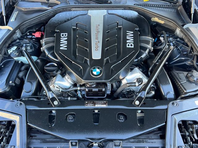 2012 BMW 5 Series 550i - 23036055 - 20