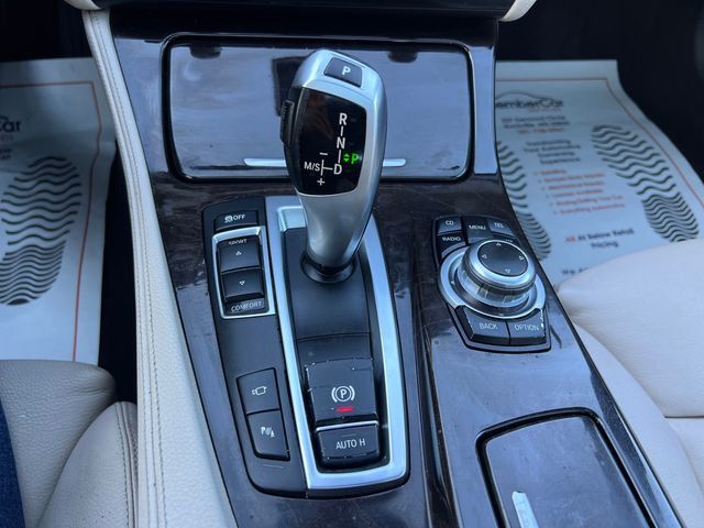 2012 BMW 5 Series 550i - 23036055 - 29