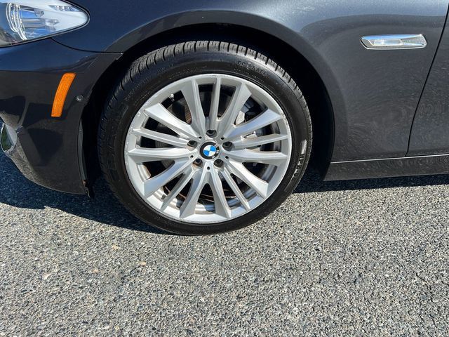 2012 BMW 5 Series 550i - 23036055 - 8