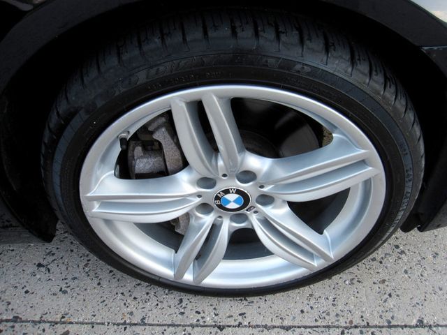 2012 BMW 5 Series 550i xDrive - 22492638 - 31