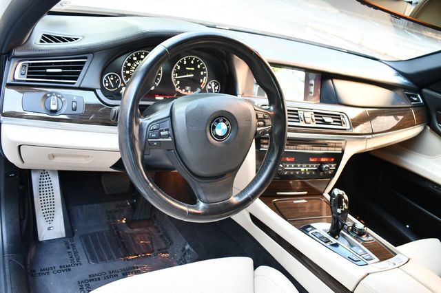 2012 BMW 7 Series 750Li - 22550575 - 27