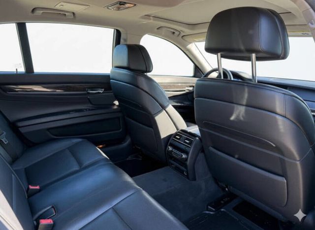 2012 BMW 7 Series 750Li xDrive - 22847634 - 12
