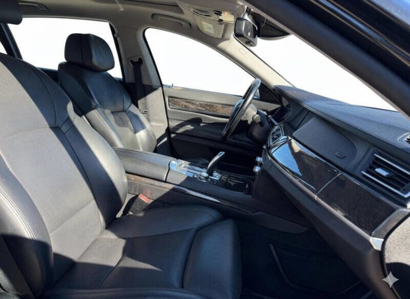 2012 BMW 7 Series 750Li xDrive - 22847634 - 14