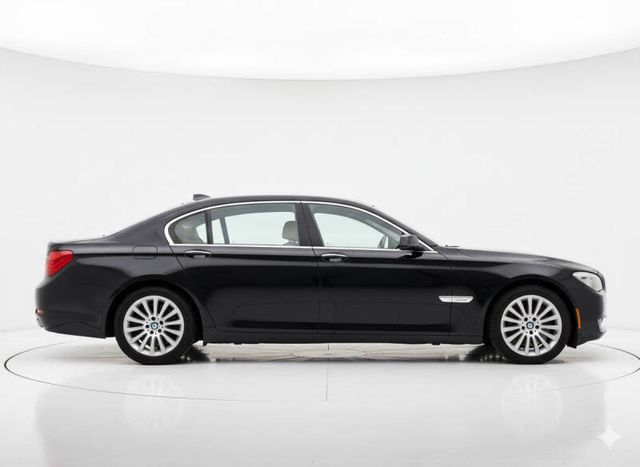 2012 BMW 7 Series 750Li xDrive - 22847634 - 3
