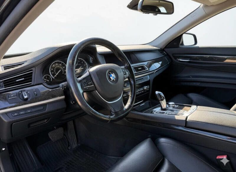 2012 BMW 7 Series 750Li xDrive - 22847634 - 8