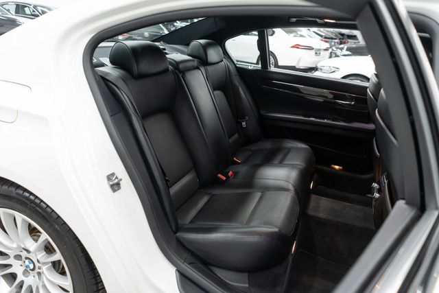 2012 BMW 7 Series 750Li xDrive - 23047433 - 12