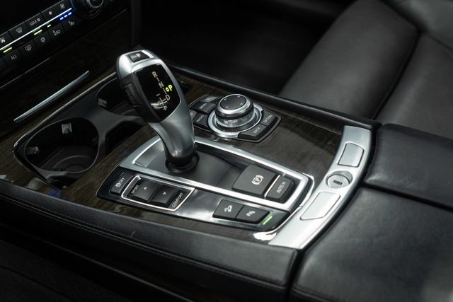 2012 BMW 7 Series 750Li xDrive - 23047433 - 22