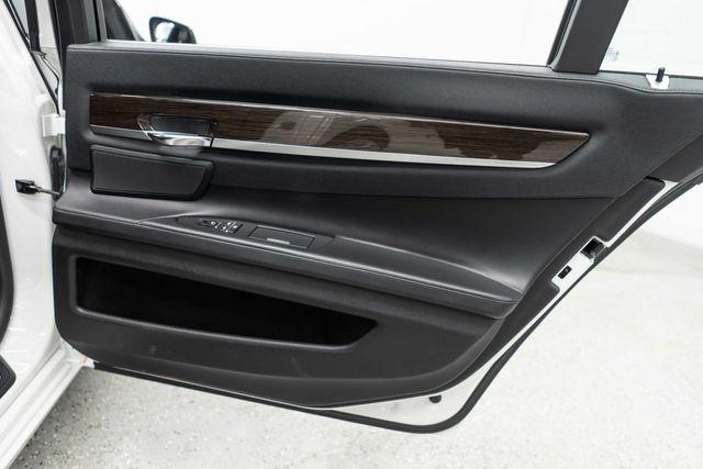 2012 BMW 7 Series 750Li xDrive - 23047433 - 30