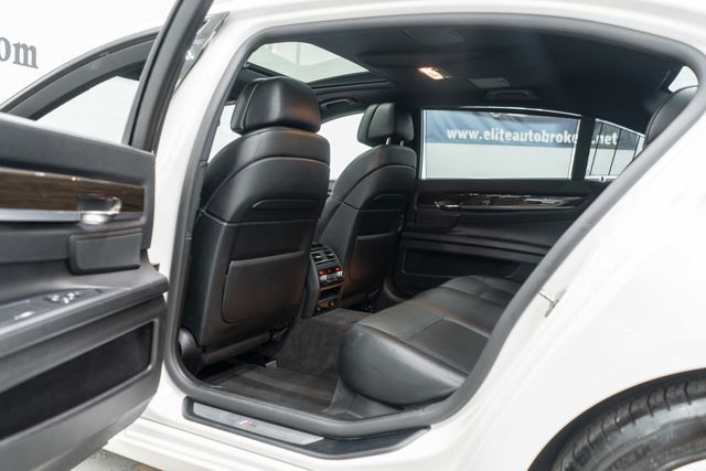 2012 BMW 7 Series 750Li xDrive - 23047433 - 31
