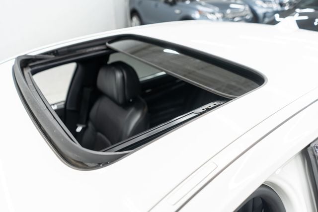 2012 BMW 7 Series 750Li xDrive - 23047433 - 40