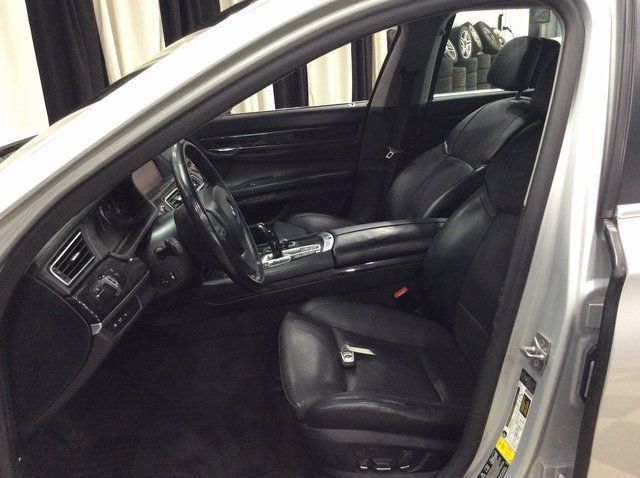 2012 BMW 7 Series 750Li xDrive - 23034288 - 8