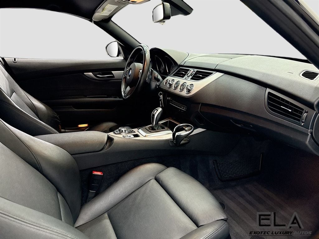 2012 BMW Z4 Roadster sDrive35is - 23010613 - 19