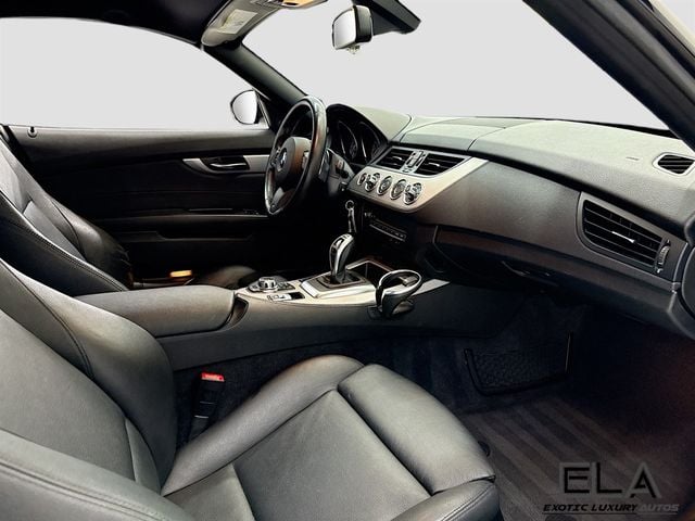 2012 BMW Z4 Roadster sDrive35is - 23010613 - 19