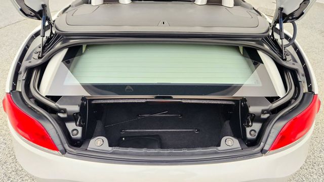 2012 BMW Z4 Roadster sDrive35i w/ Extended Kansas Leather & 19'' Wheels - 23020156 - 21